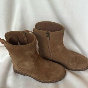 Size 4 Girls Uggs